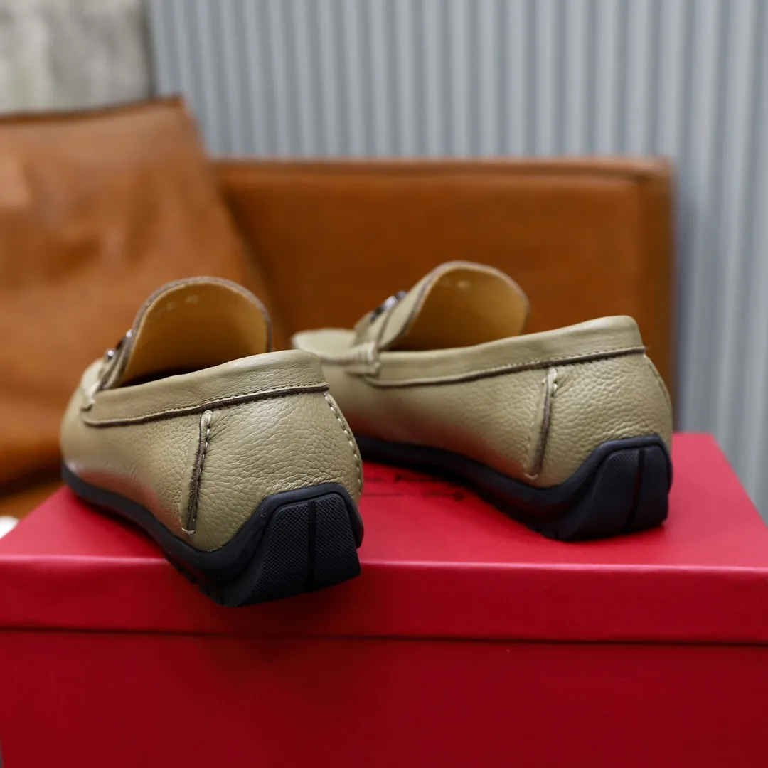 Men's shoes: 260🙅‍♂️🙅‍♂️🙅‍♂️Niuli Brand: Ferragamo Standard code: Men's code 38/44 (45 customized) Grade: Same as the official website Material: Original imported cowhide leather lining Original wear-resistant lightweight outsole Style category: Men's casual slip-on shoes Distinguished luxury brand elements top luxury Color: Actual picture color